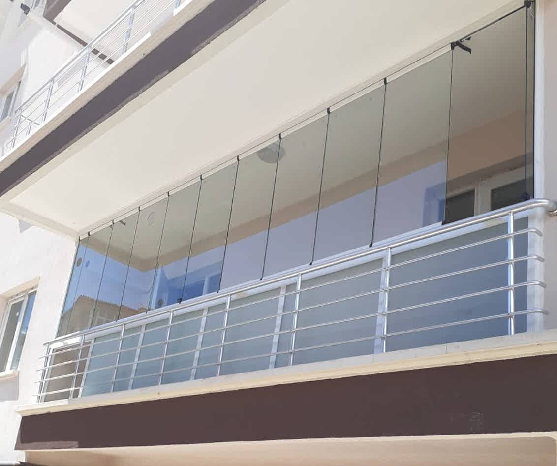 Cam Balkon